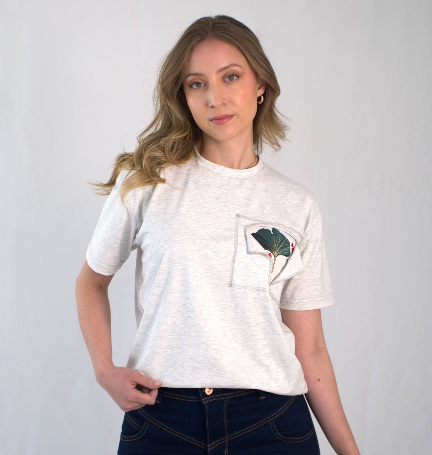 Camiseta Bolsillo Ginkgo Biloba Gris Claro