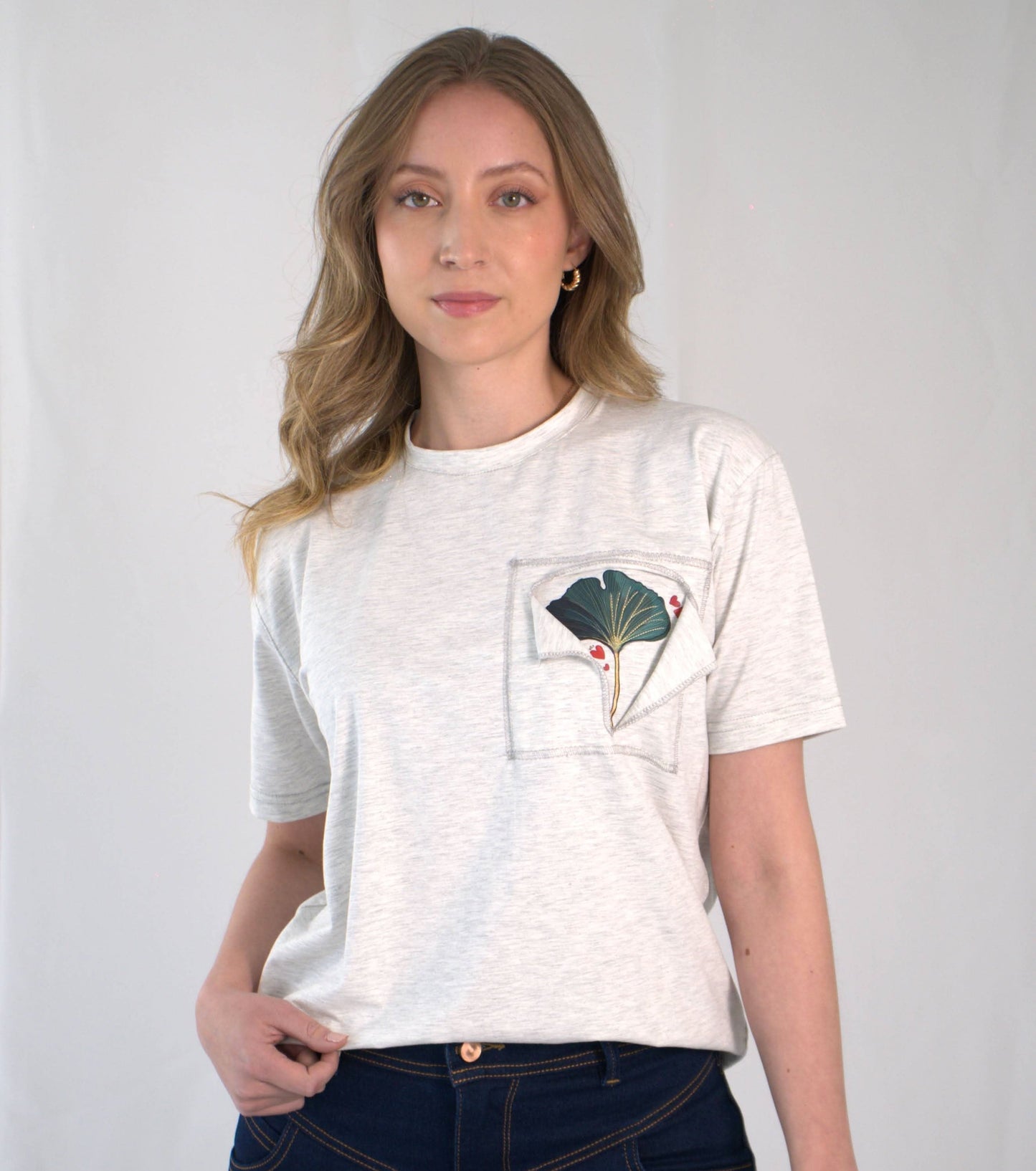 Camiseta Bolsillo Ginkgo Biloba Gris Claro